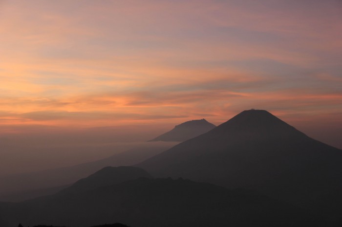 sunrise gunung prau
